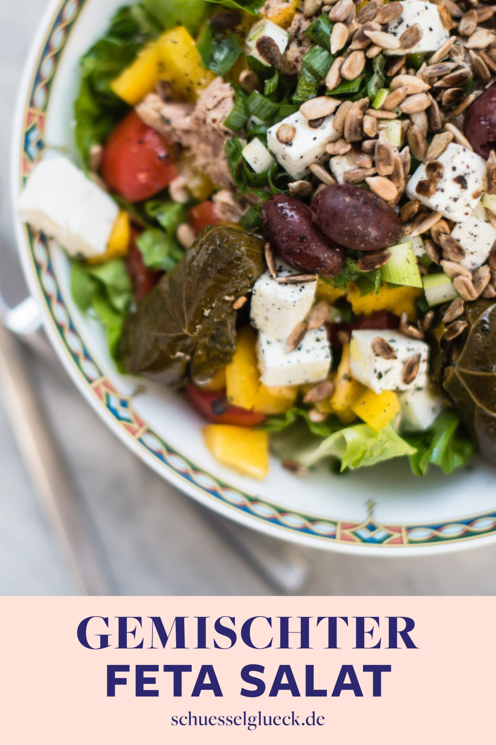 Gemischter Salat mit Thunfisch und Feta