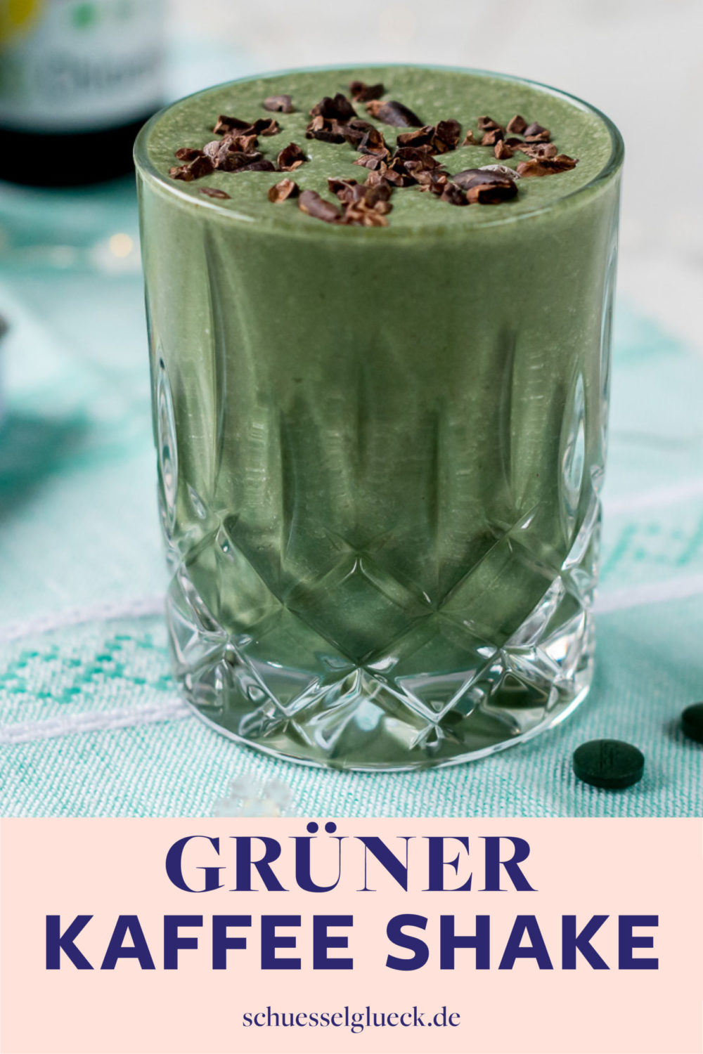 Grüner Kaffee Shake mit Chlorella & Spirulina + alles was Du über das Superfood aus dem Wasser wissen musst