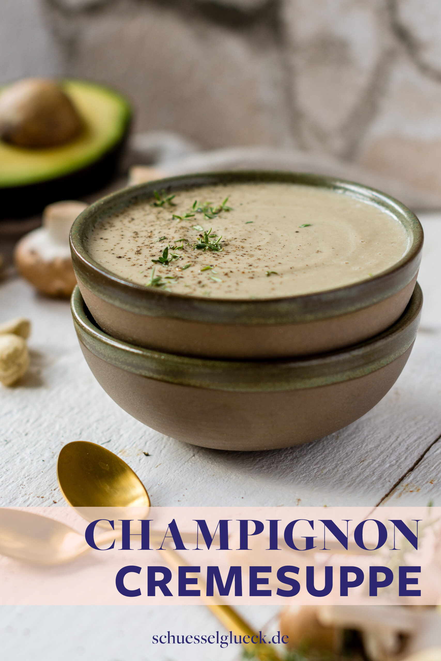 Vegane Champignon Cremesuppe ohne kochen – fertig in 5 Minuten!