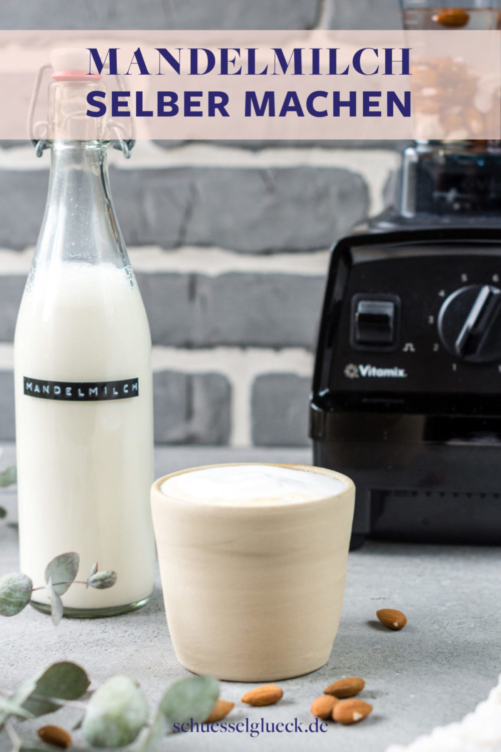 Wie Du Mandelmilch aus drei Zutaten selber machst – plus Tipps für die Verwertung der Mandelreste