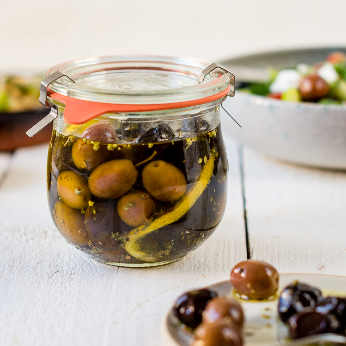 Oliven selber einlegen – Rezept mit Zitrone und Oregano
