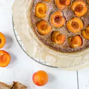 Topshot einfacher Aprikosenkuchen