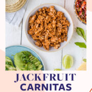 Jackfruit Carnitas mit weiteren Zutaten inklusive Tortillas für Jackfruit Tacos